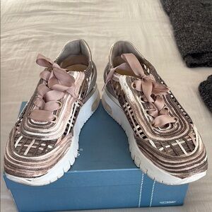 Elegant Women's Lace-Up Sneakers in Brown and Cream